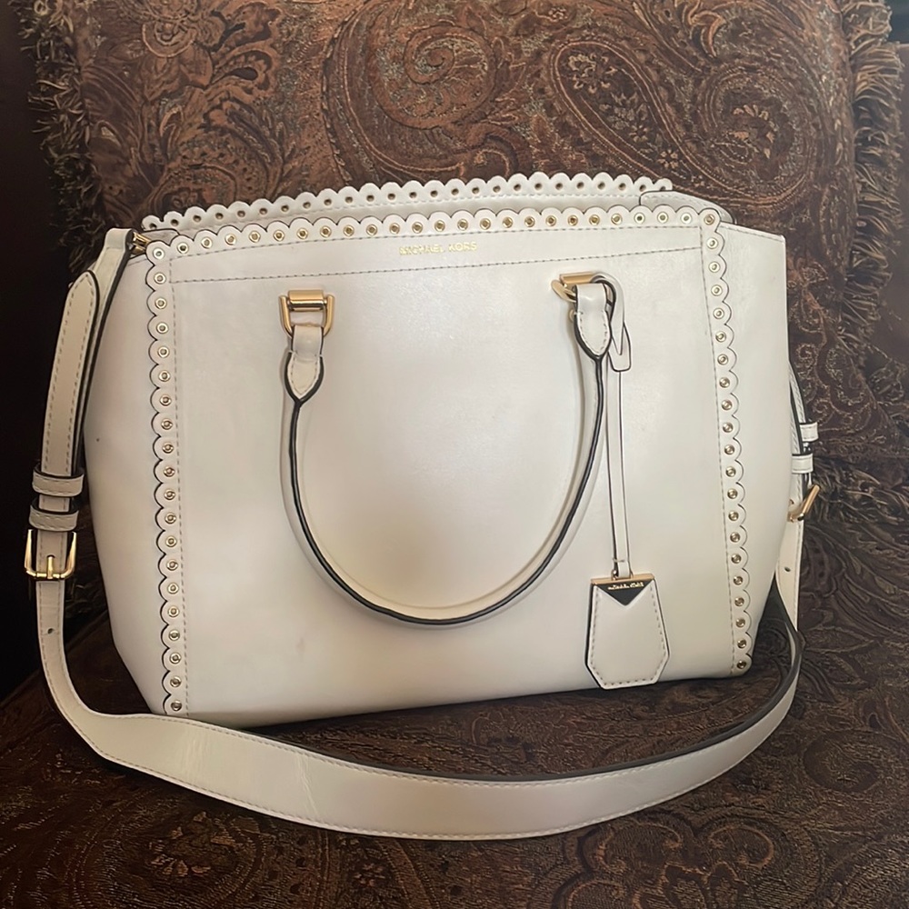 Authentic Large like new condition Michael kors satchel